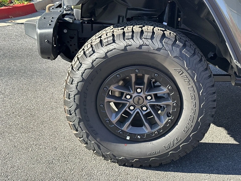2025 Jeep JL Wrangler - Image 11 of 12