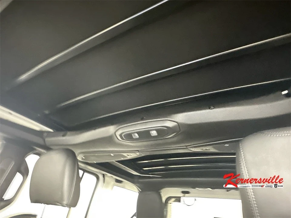 2025 Jeep JL Wrangler - Image 14 of 21