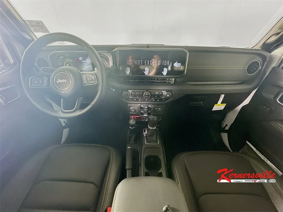 2025 Jeep JL Wrangler - Image 9 of 12