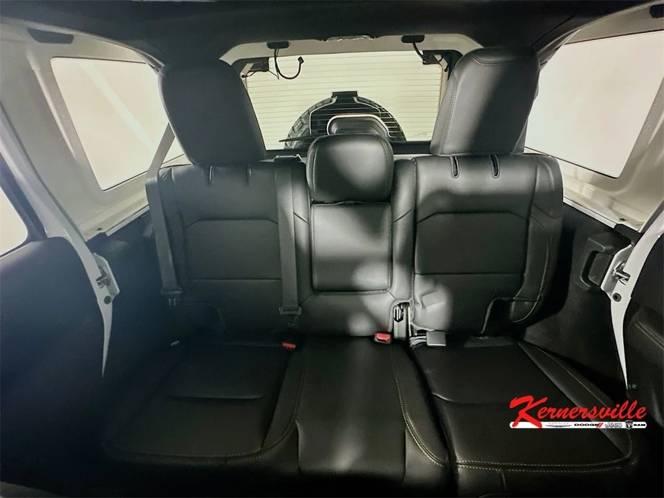 2025 Jeep JL Wrangler - Image 10 of 21