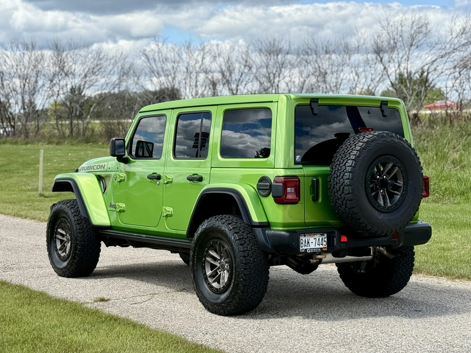 2025 Jeep JL Wrangler - Image 9 of 31
