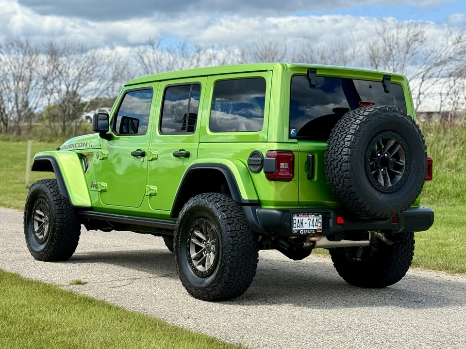 2025 Jeep JL Wrangler - Image 10 of 31