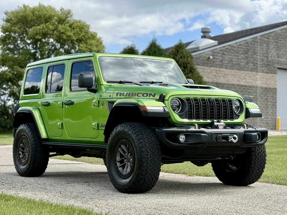 2025 Jeep JL Wrangler - Image 14 of 31