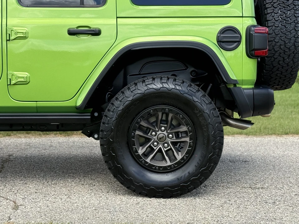 2025 Jeep JL Wrangler - Image 24 of 31