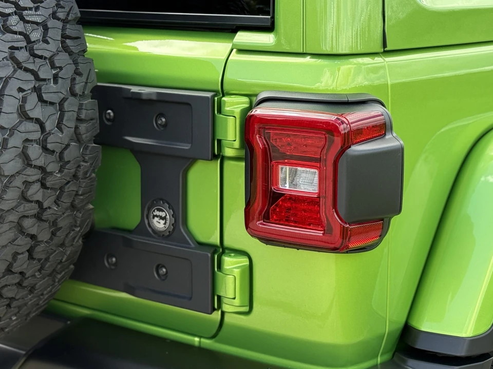 2025 Jeep JL Wrangler - Image 28 of 31