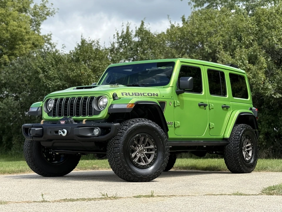 2025 Jeep JL Wrangler - Image 3 of 31