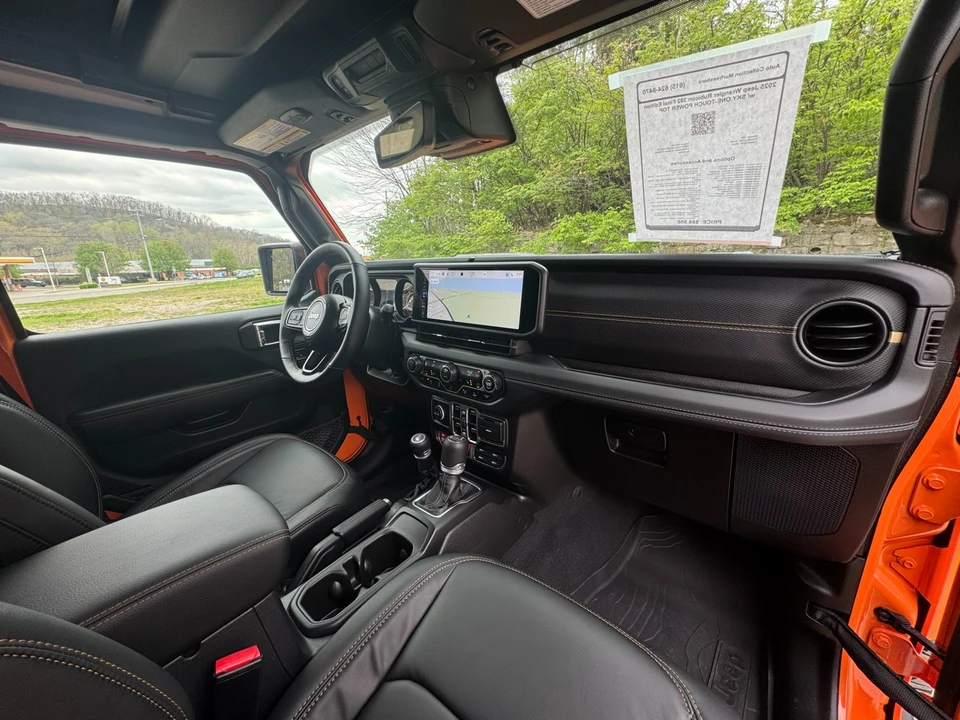 2025 Jeep JL Wrangler - Image 20 of 21