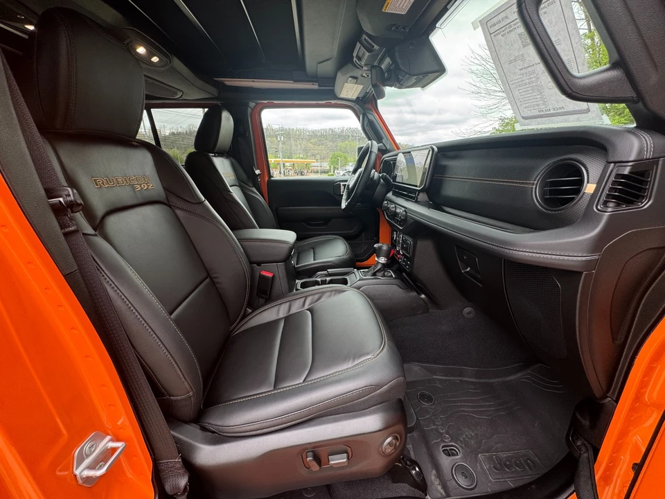 2025 Jeep JL Wrangler - Image 18 of 21
