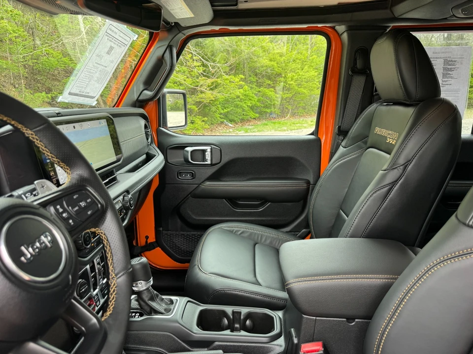 2025 Jeep JL Wrangler - Image 17 of 21