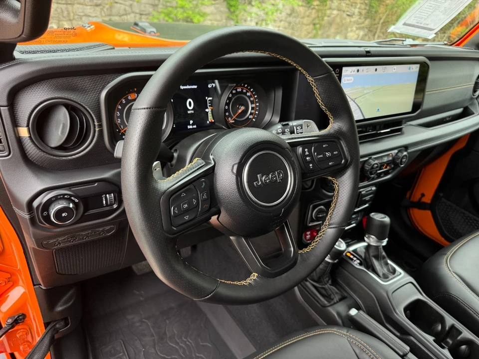 2025 Jeep JL Wrangler - Image 15 of 21