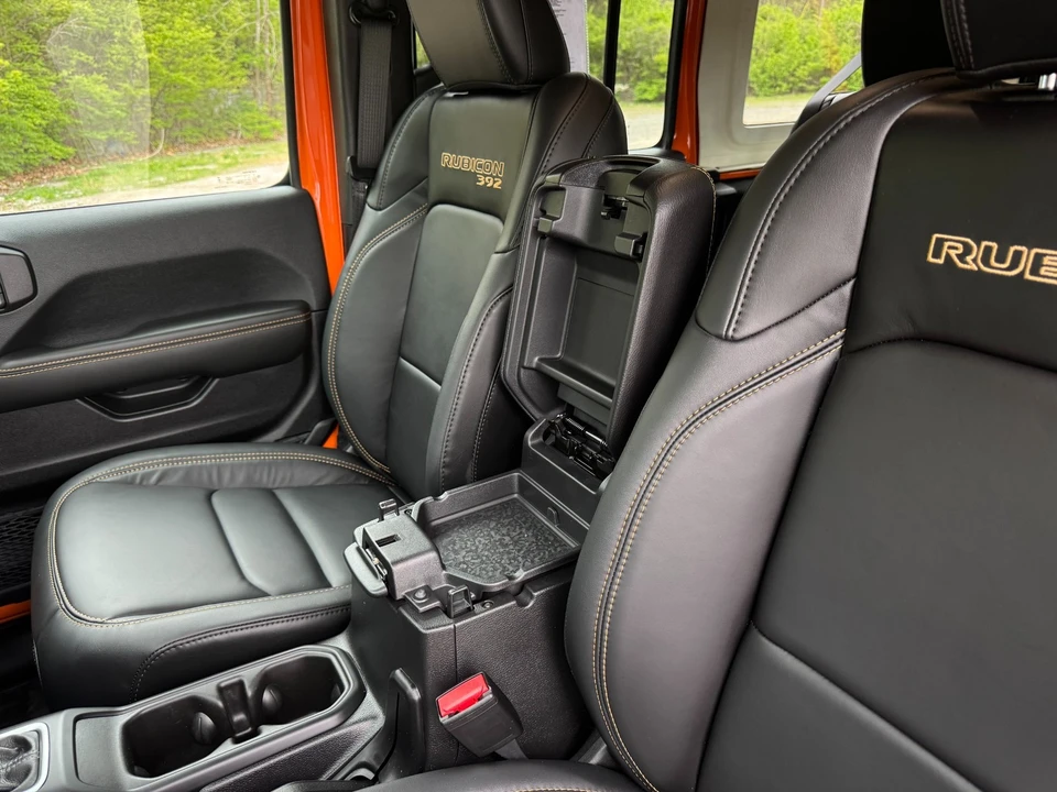 2025 Jeep JL Wrangler - Image 14 of 21