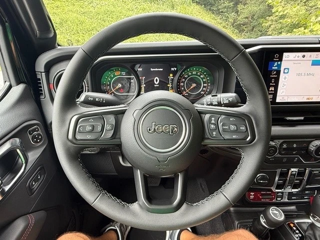 2025 Jeep JL Wrangler - Image 21 of 21