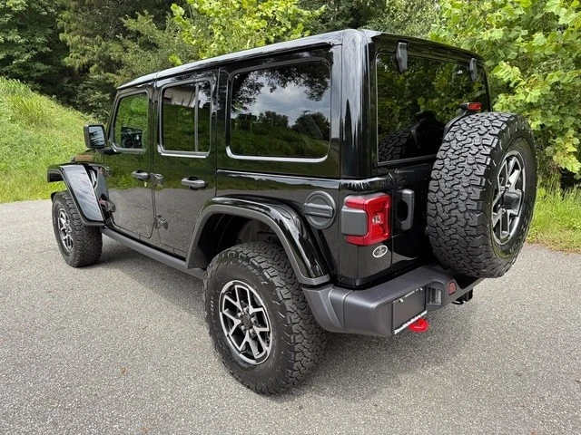 2025 Jeep JL Wrangler - Image 9 of 21