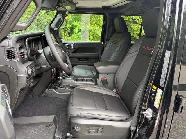 2025 Jeep JL Wrangler - Image 12 of 21