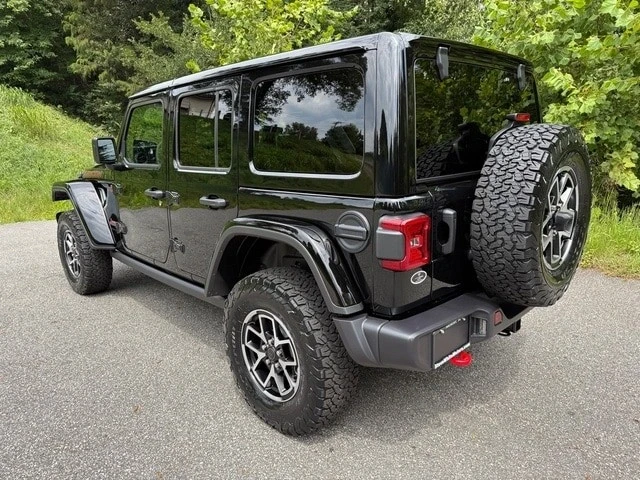 2025 Jeep JL Wrangler - Image 9 of 21