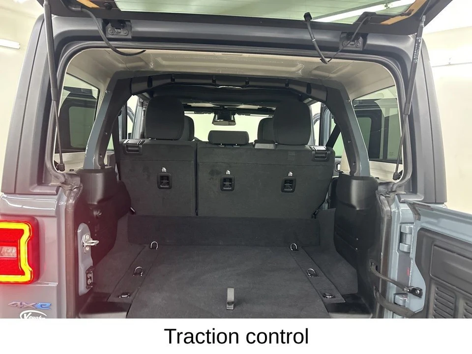 2025 Jeep JL Wrangler - Image 26 of 31