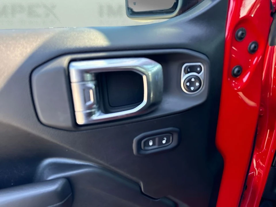 2025 Jeep JL Wrangler - Image 28 of 31