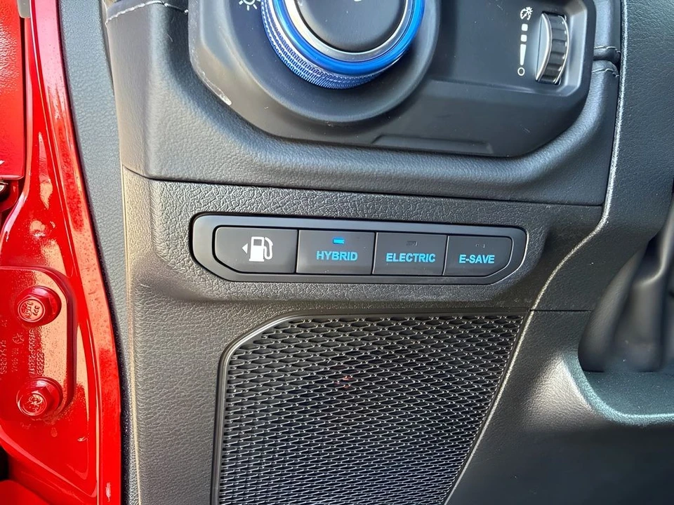 2025 Jeep JL Wrangler - Image 26 of 31