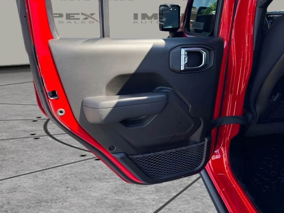 2025 Jeep JL Wrangler - Image 29 of 31