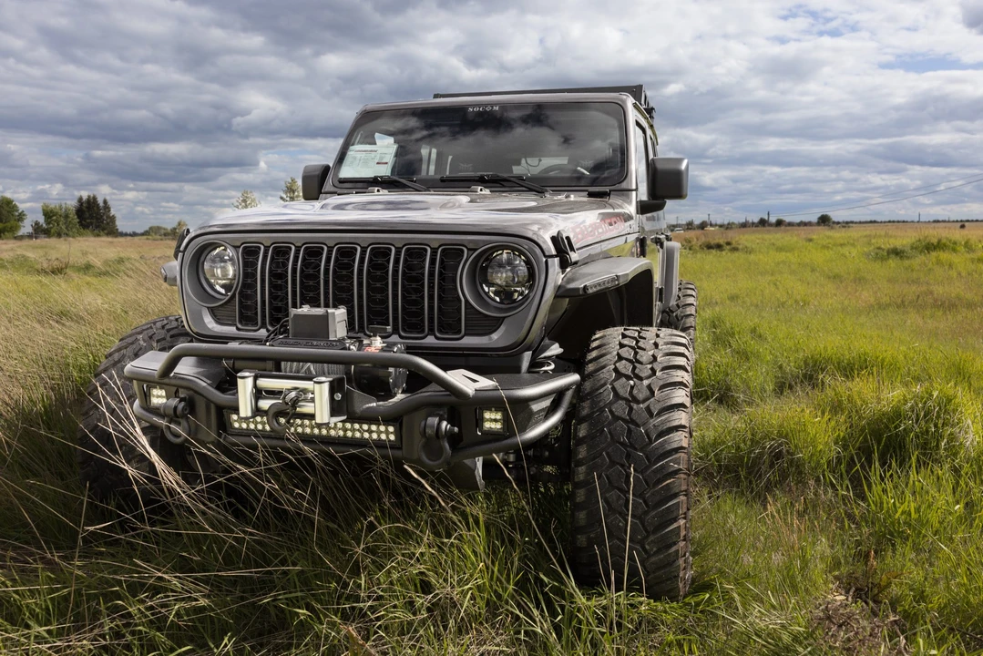 2025 Jeep JL Wrangler - Image 2 of 31