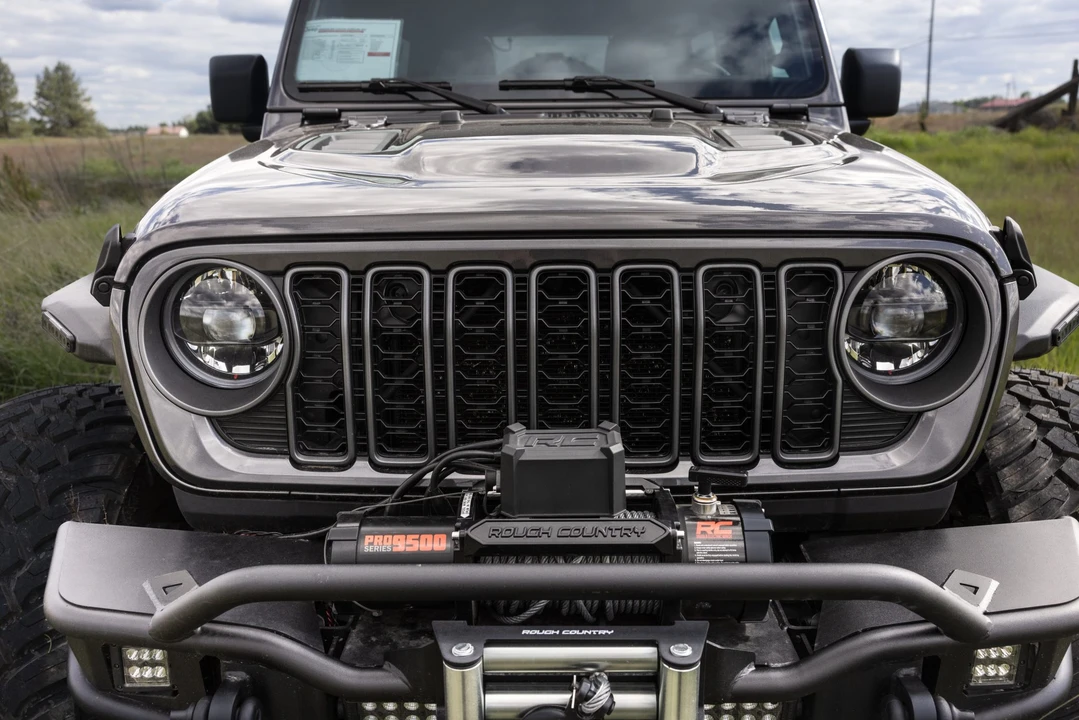 2025 Jeep JL Wrangler - Image 29 of 31