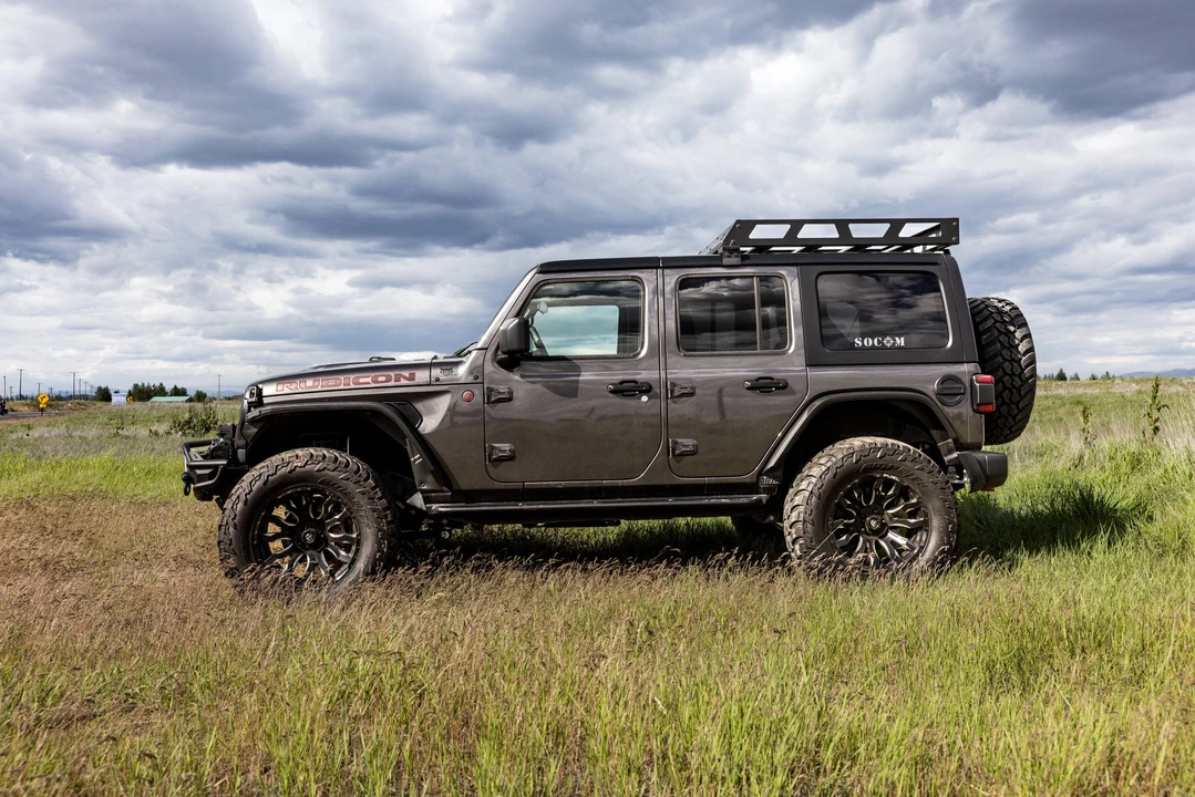 2025 Jeep JL Wrangler - Image 13 of 31