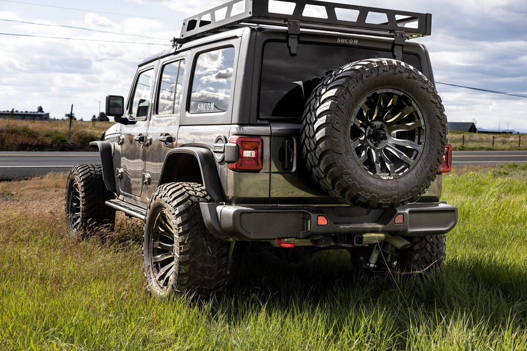 2025 Jeep JL Wrangler - Image 18 of 31