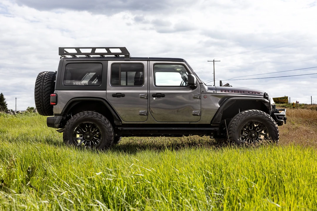 2025 Jeep JL Wrangler - Image 23 of 31