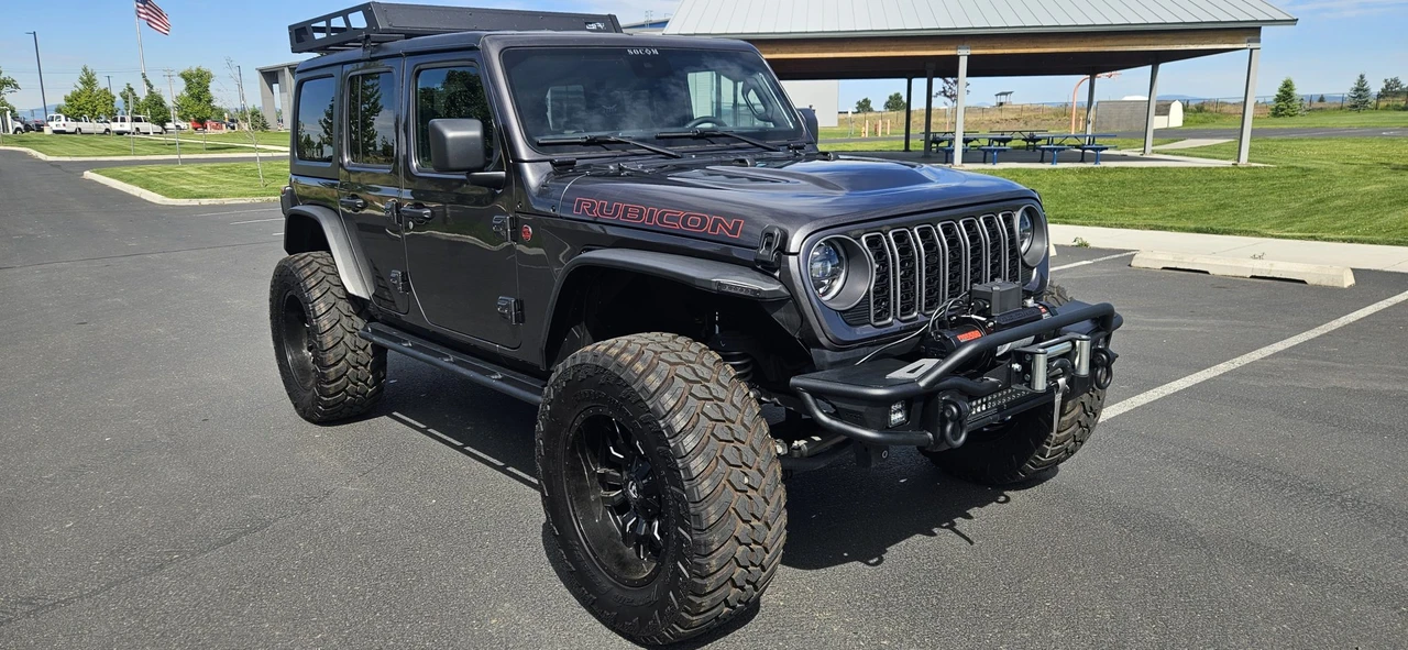 2025 Jeep JL Wrangler - Image 2 of 31