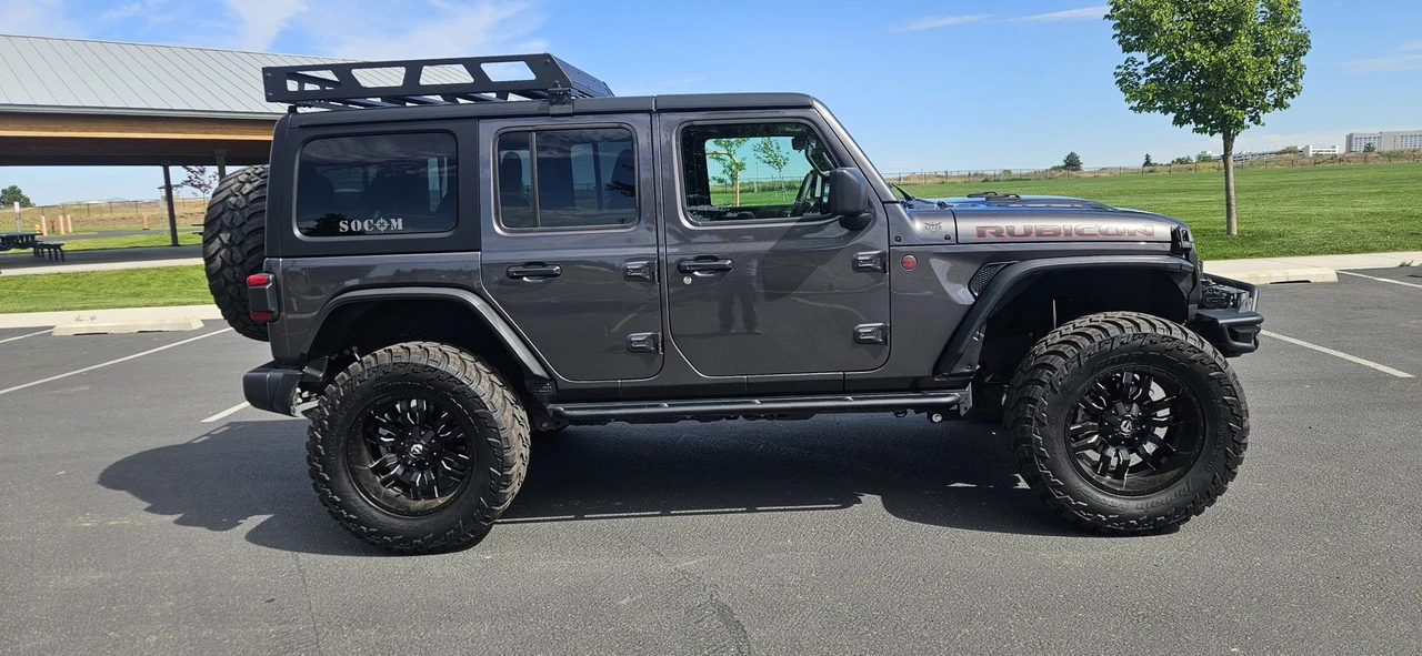 2025 Jeep JL Wrangler - Image 3 of 31
