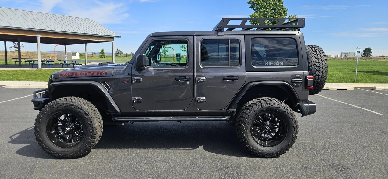 2025 Jeep JL Wrangler - Image 7 of 31