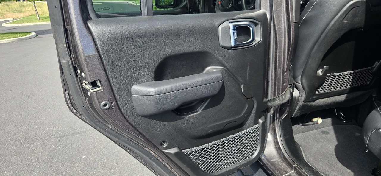 2025 Jeep JL Wrangler - Image 29 of 31