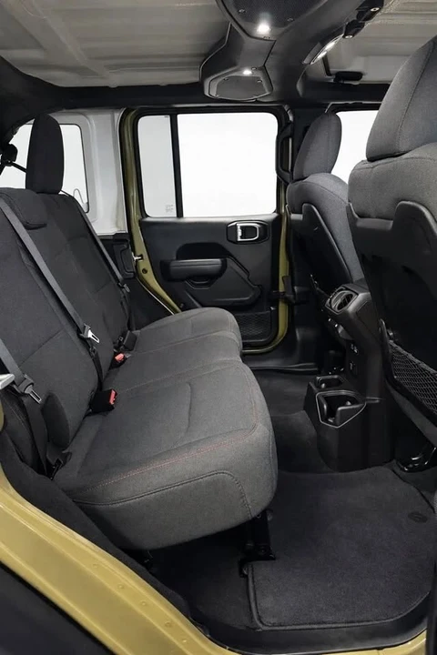 2025 Jeep JL Wrangler - Image 17 of 20