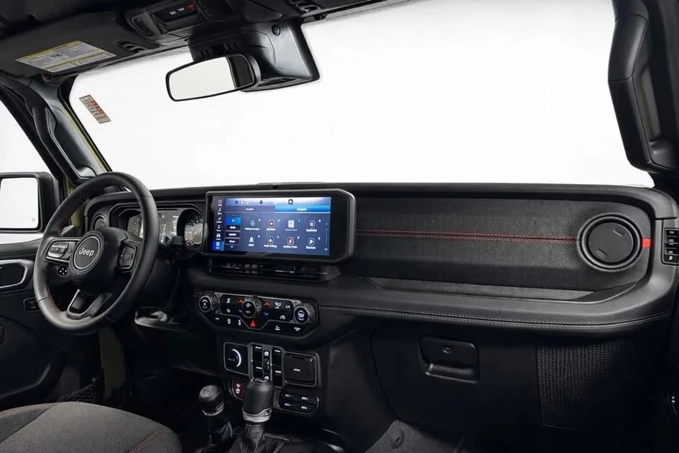 2025 Jeep JL Wrangler - Image 19 of 20
