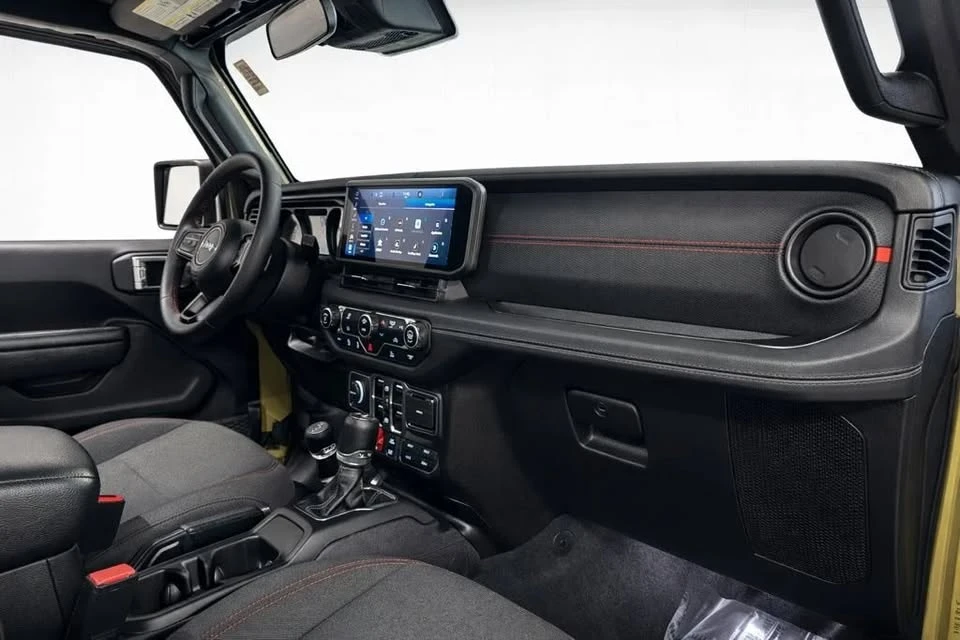 2025 Jeep JL Wrangler - Image 15 of 20
