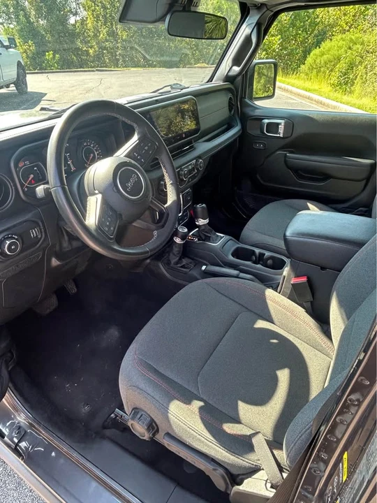 2025 Jeep JL Wrangler - Image 7 of 9