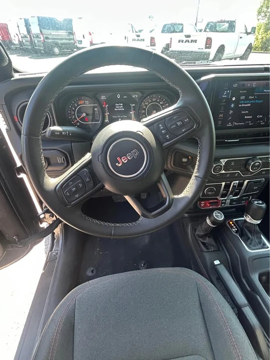 2025 Jeep JL Wrangler - Image 5 of 9