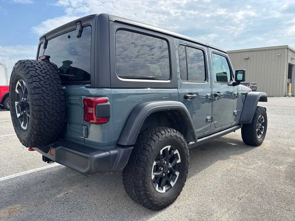 2025 Jeep JL Wrangler - Image 5 of 20