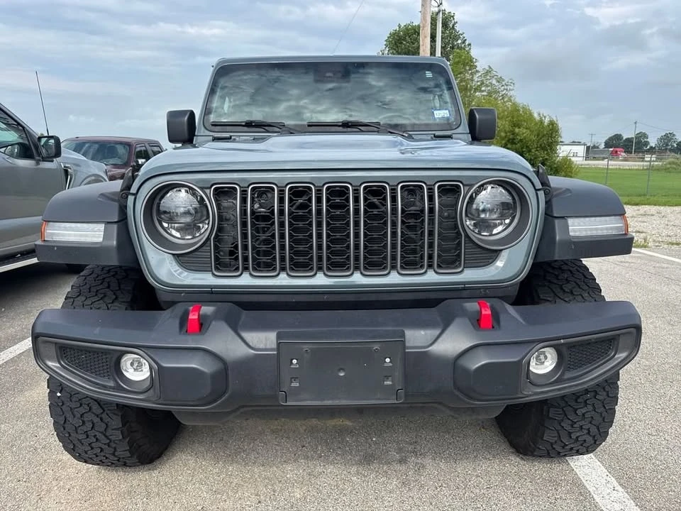 2025 Jeep JL Wrangler - Image 2 of 20