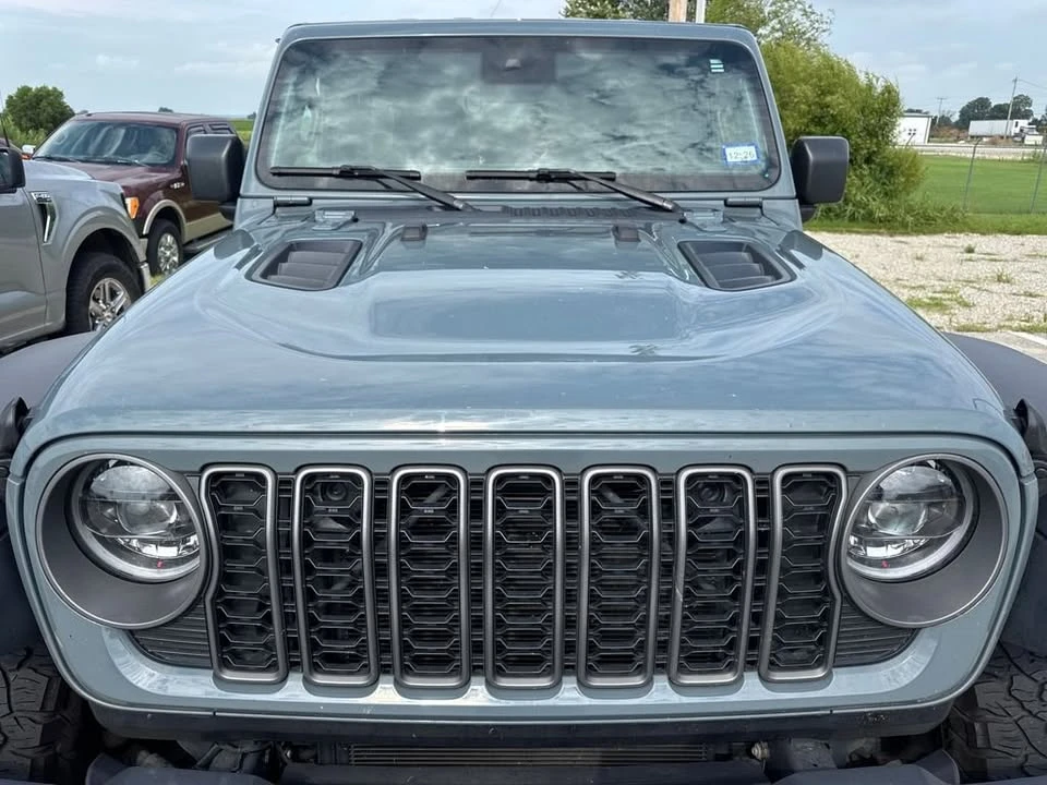2025 Jeep JL Wrangler - Image 3 of 20