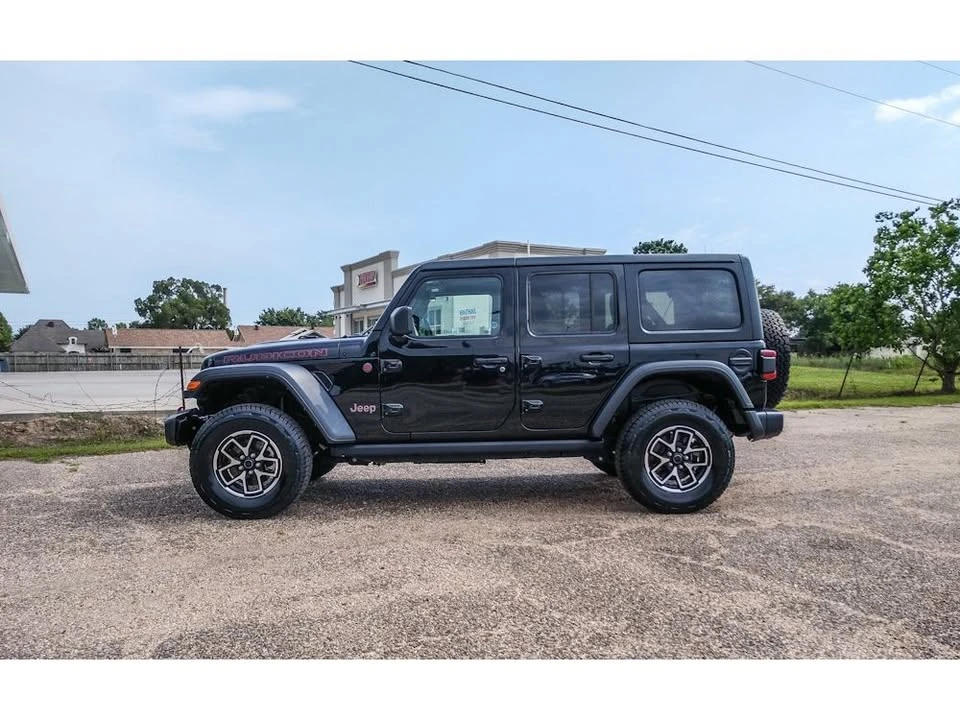 2025 Jeep JL Wrangler - Image 2 of 18
