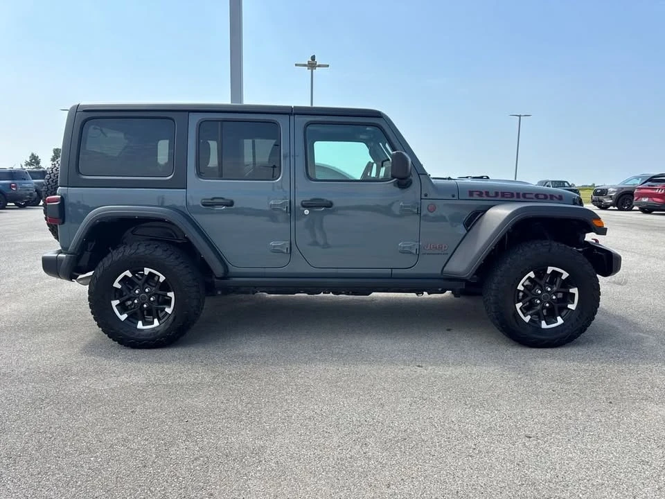 2025 Jeep JL Wrangler - Image 11 of 20