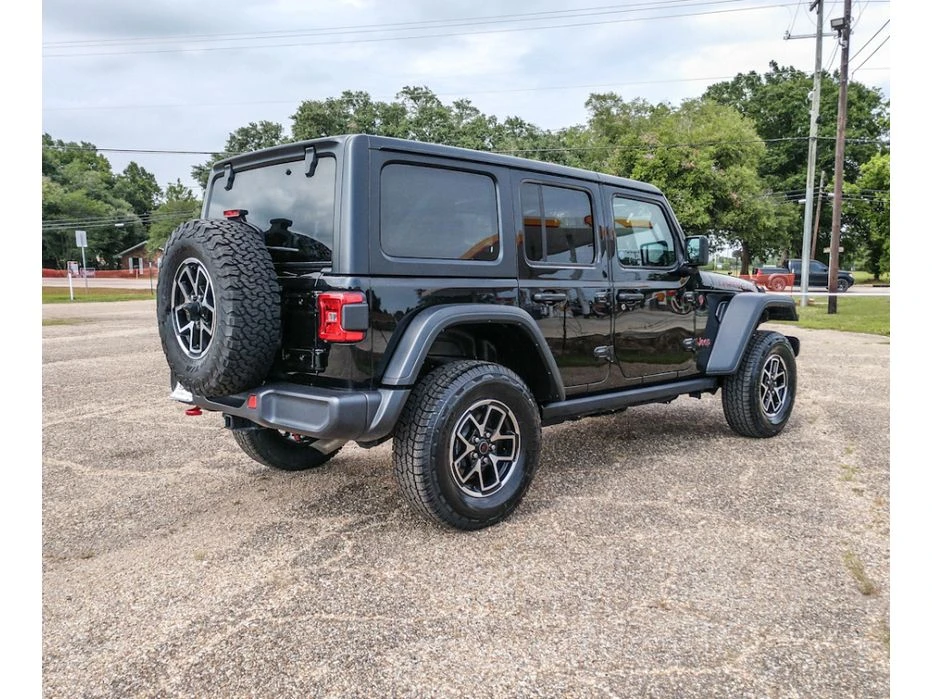 2025 Jeep JL Wrangler - Image 4 of 18