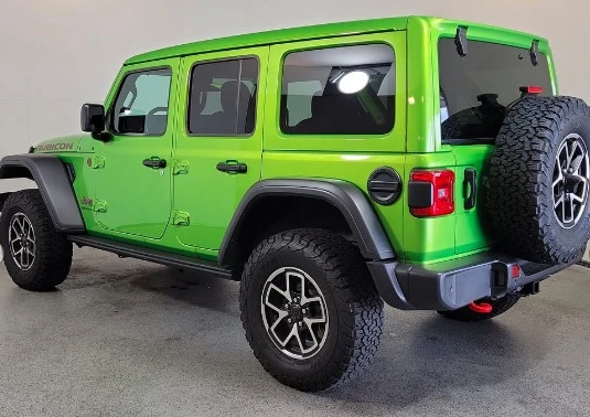2025 Jeep JL Wrangler - Image 6 of 12