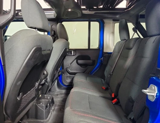 2025 Jeep JL Wrangler - Image 11 of 12
