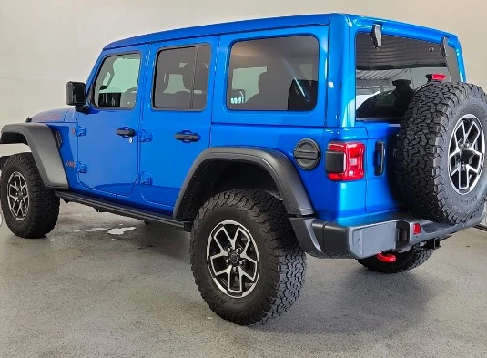 2025 Jeep JL Wrangler - Image 6 of 12