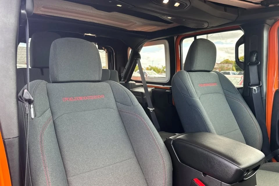 2025 Jeep JL Wrangler - Image 13 of 19