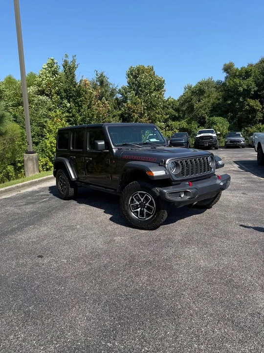 2025 Jeep JL Wrangler - Image 2 of 3