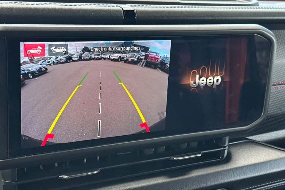 2025 Jeep JL Wrangler - Image 14 of 19