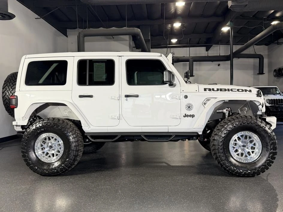 2025 Jeep JL Wrangler - Image 8 of 31